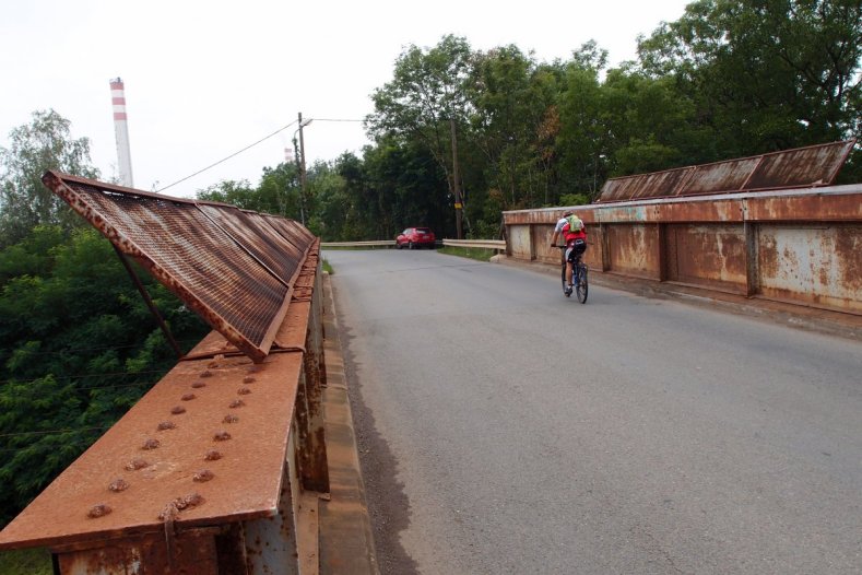 Dva mosty nad železniční tratí dosluhují, radní teď čekají na podrobný průzkum           foto: MmPř