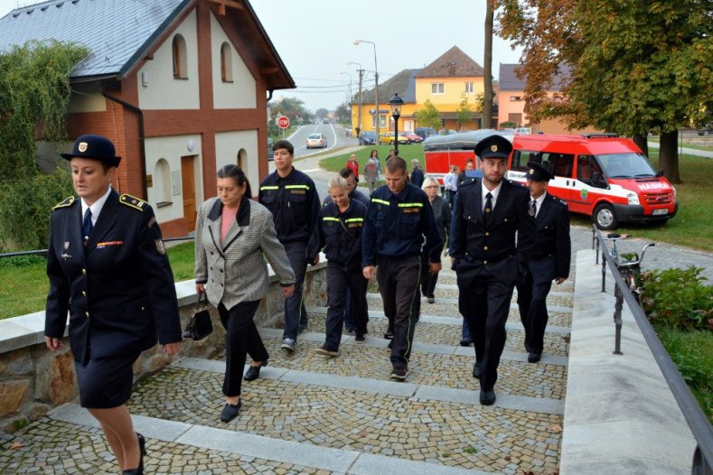 Dobrovolní hasiči z Rokytnice u Přerova mají nové auto          Foto: Jan Teimer