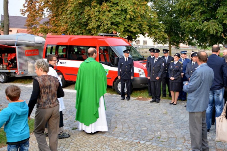 Dobrovolní hasiči z Rokytnice u Přerova mají nové auto          Foto: Jan Teimer