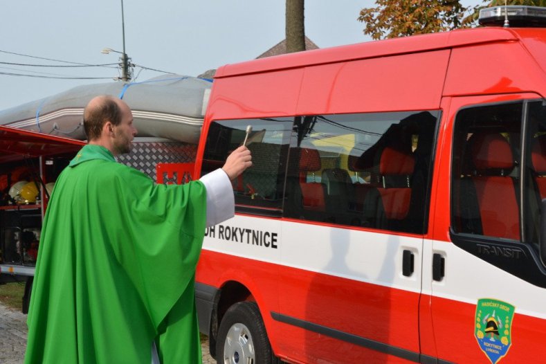 Dobrovolní hasiči z Rokytnice u Přerova mají nové auto          Foto: Jan Teimer
