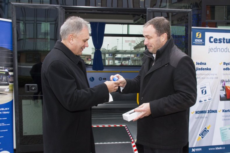 Olomoucký kraj pořídil speciální autobus. Využijí ho hlavně příspěvkové organizace a neziskovky