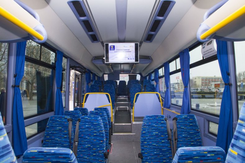 Olomoucký kraj pořídil speciální autobus. Využijí ho hlavně příspěvkové organizace a neziskovky