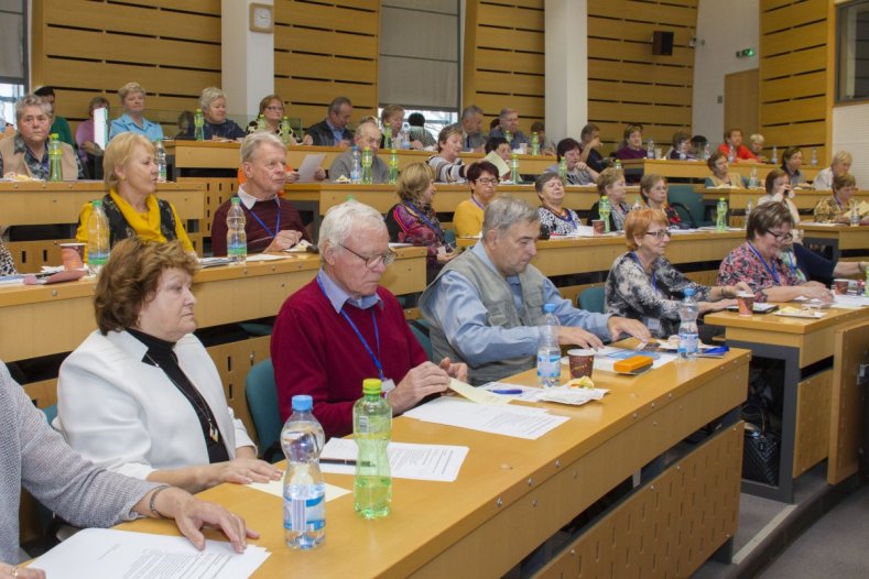 Krajská rada seniorů Olomouckého kraje otevře Konzultační středisko Virtuální Univerzity třetího věku                     ilustrační foto