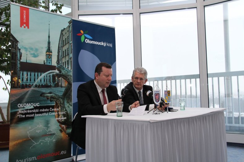 Hejtman Košta se setkal s primátorem Olomouce Staňkem. Jednali o heliportu