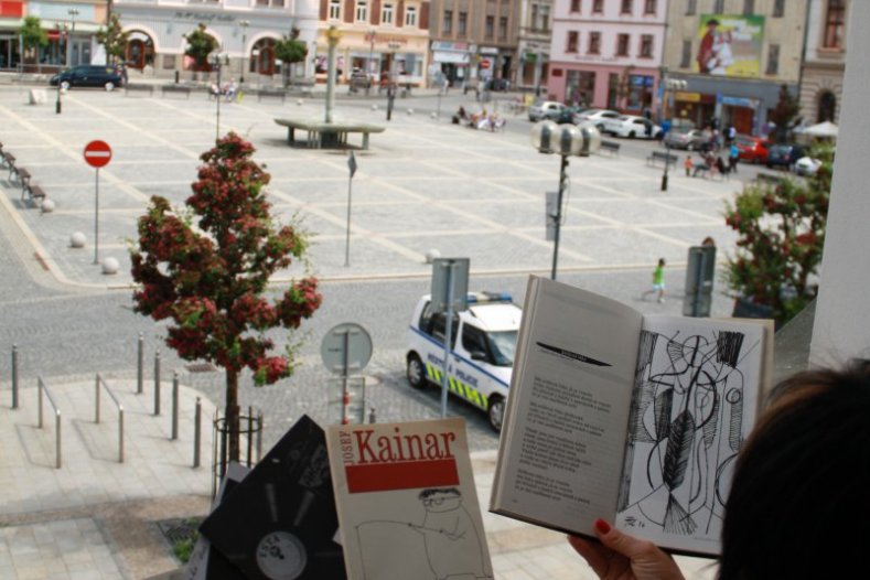 Přerov si připomene sto let od narození slavného rodáka – básníka Josefa Kainara