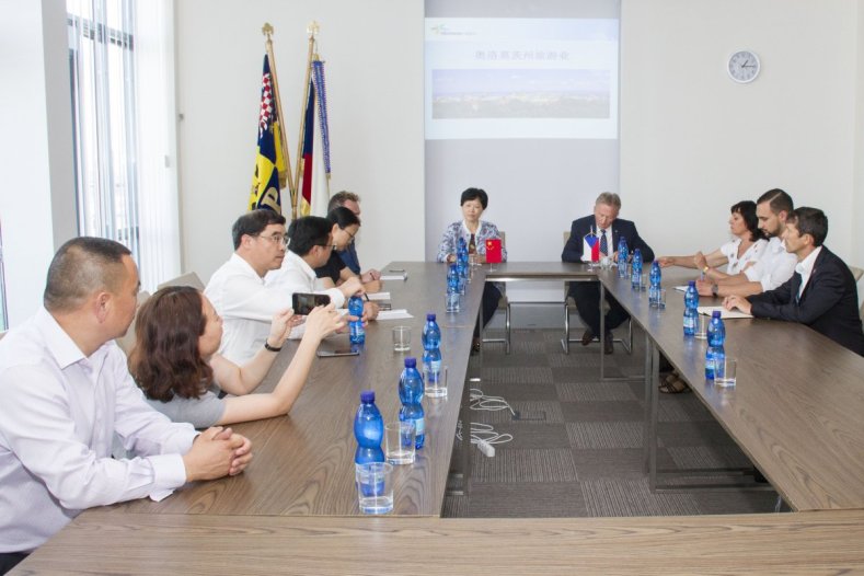 Náměstek hejtmana Pavel Šoltys přijal čínskou delegaci z provincie Fujian