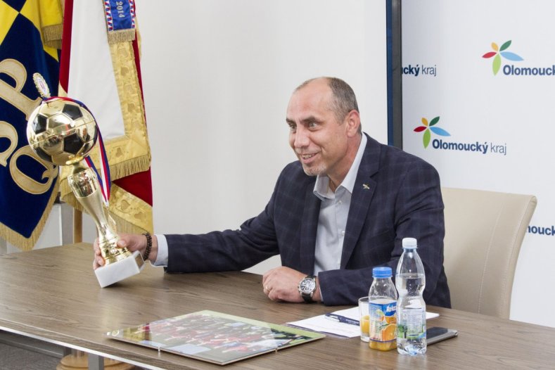 Náměstek hejtmana František Jura přijal mistry České republiky ve veteránském fotbalu