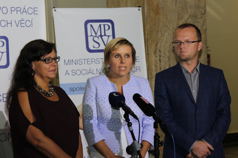 Kraje obdrží od Ministerstva práce a sociálních věcí doplatek 822 milionů korun na růst platů v sociálních službách