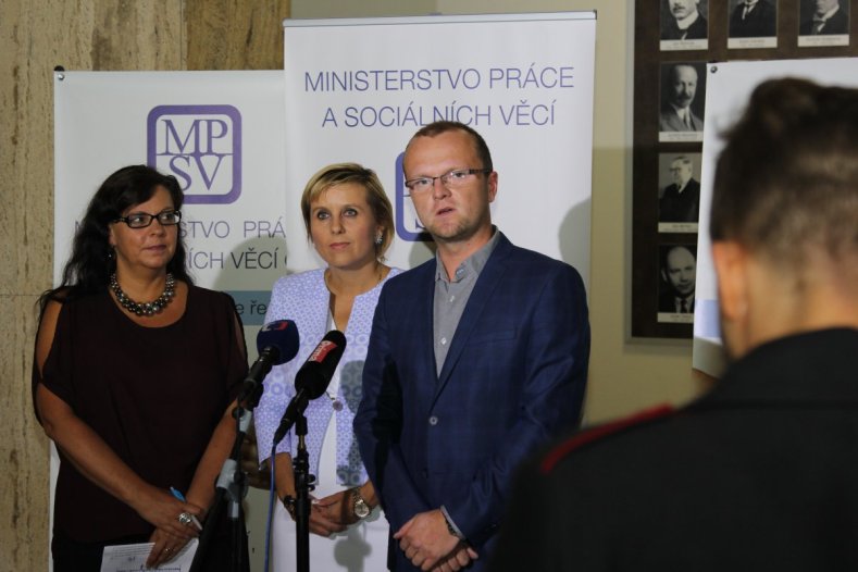 Kraje obdrží od Ministerstva práce a sociálních věcí doplatek 822 milionů korun na růst platů v sociálních službách