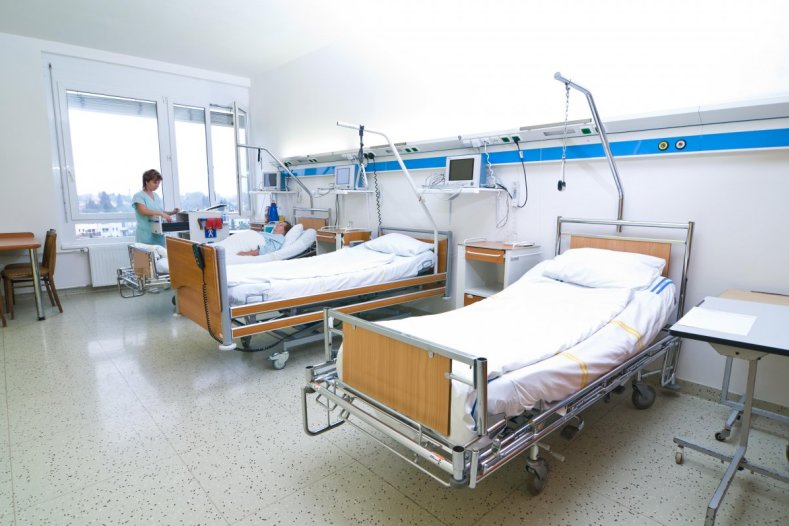 Pacientům napříč odděleními poradí bezplatně fyzioterapeuti a ergoterapeuti Nemocnice Prostějov
