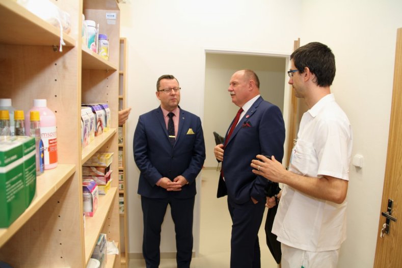 Sehnat léky bude snazší. Nemocnice otevřela non-stop lékárnu 