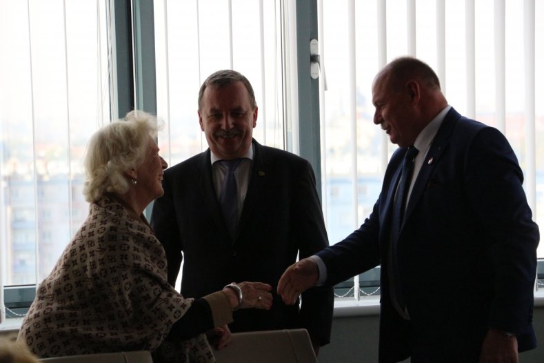 Krajské peníze pomohou lidem, které věznili nacisti