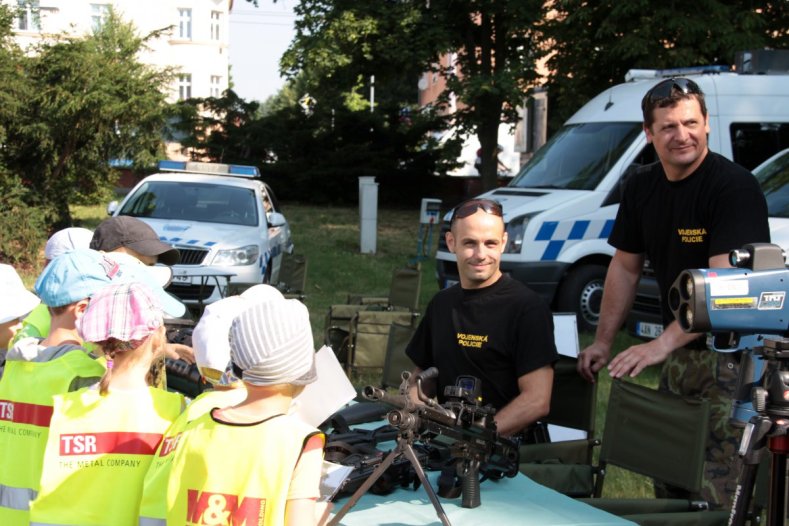 Děti slaví. Kraj pro ně připravil den s hasiči, policisty a záchranáři