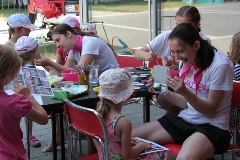 Děti slaví. Kraj pro ně připravil den s hasiči, policisty a záchranáři