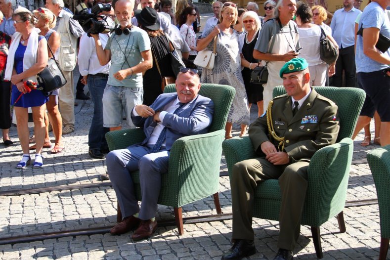 Pavel Dostál má v Olomouci pamětní desku. Odhalena byla v den výročí srpnové okupace