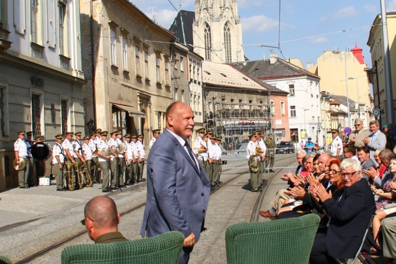 Pavel Dostál má v Olomouci pamětní desku. Odhalena byla v den výročí srpnové okupace
