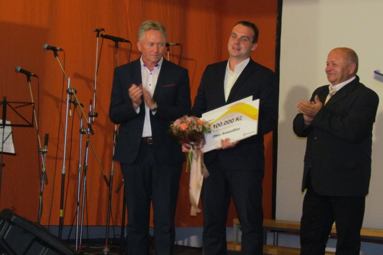 Hejtman předal Zlatou stuhu krajské vesnici roku