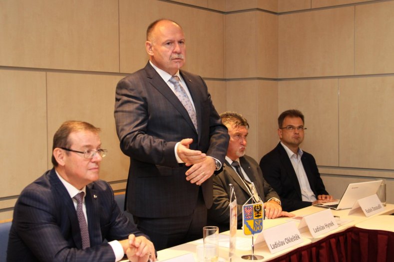 Kraj pomůže automobilovým firmám získat kvalifikované pracovníky
