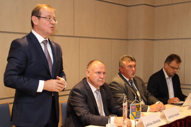 Kraj pomůže automobilovým firmám získat kvalifikované pracovníky