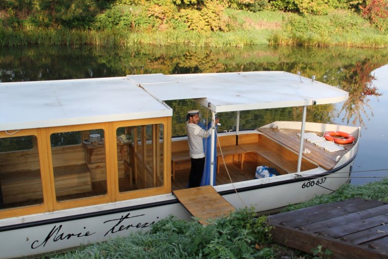 Prodloužení Baťova kanálu projednával hejtman přímo na lodi