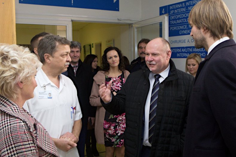 Hejtman s ministrem navštívili nemocnici. Zajímali se o investice