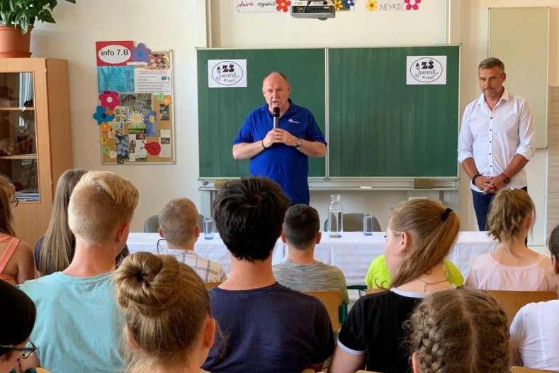Hejtman opustil Olomouc. Zastavil se až na hranicích