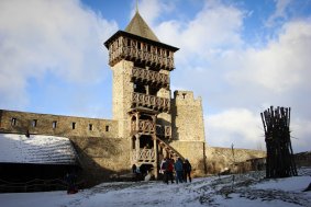 Novoroční výstup přilákal na Helfštýn davy návštěvníků