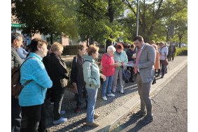 Senioři z Olomouckého kraje zahájili sezonu výletem na Rejvíz i do Zlatých Hor