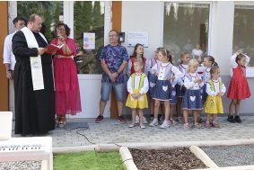 Plumlováček otevřel dveře nejmenším dětem