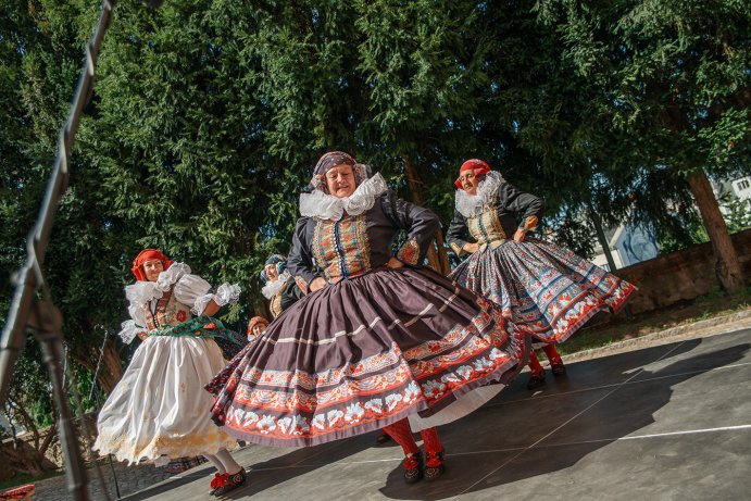 78f608_b2bd1e9f9431451da7f79bd8482f48c7~mv2