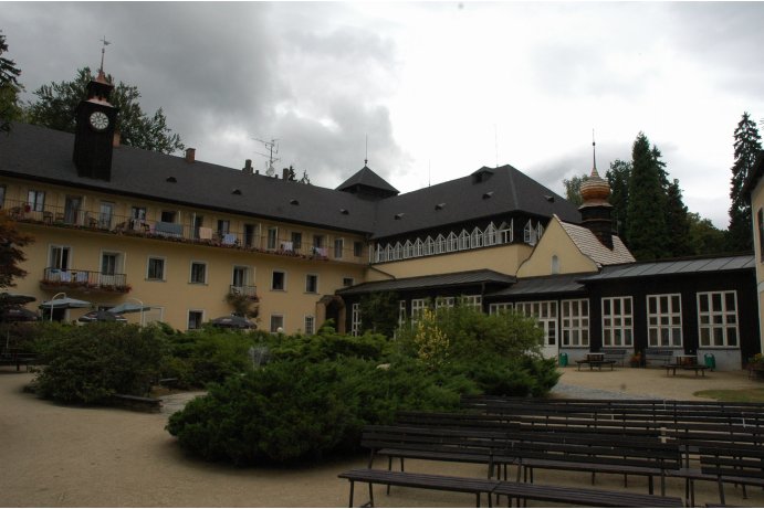 pohled na lázeňský dům Eliška_JŠ